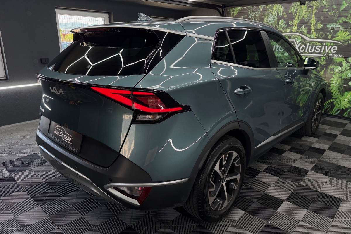 Ponuka vozidiel / Kia Sportage 1.6 CRDi mHEV Platinum A/T - video