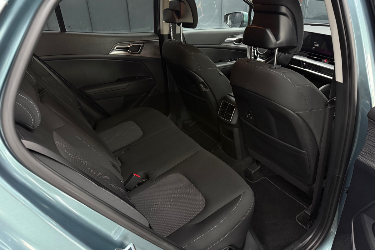 Ponuka vozidiel / Kia Sportage 1.6 CRDi mHEV Platinum A/T - video