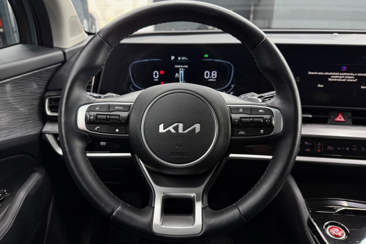 Ponuka vozidiel / Kia Sportage 1.6 CRDi mHEV Platinum A/T - video