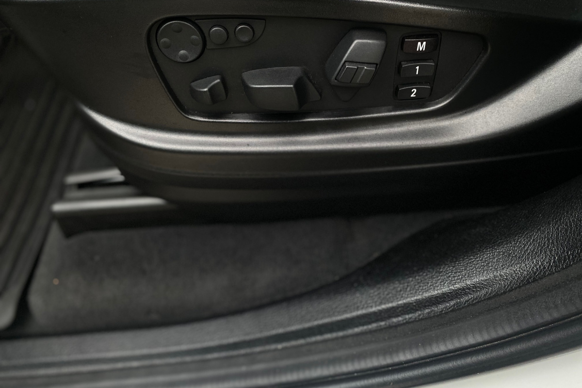 Ponuka vozidiel / BMW X6 M50d M-Performance xDrive - video Ponuka vozidiel / BMW X6 M50d M-Performance xDrive - video