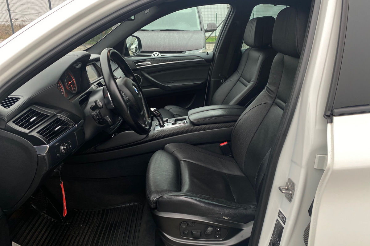 Ponuka vozidiel / BMW X6 M50d M-Performance xDrive - video Ponuka vozidiel / BMW X6 M50d M-Performance xDrive - video