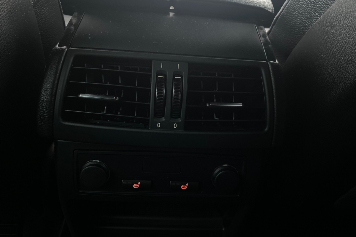 Ponuka vozidiel / BMW X6 M50d M-Performance xDrive - video