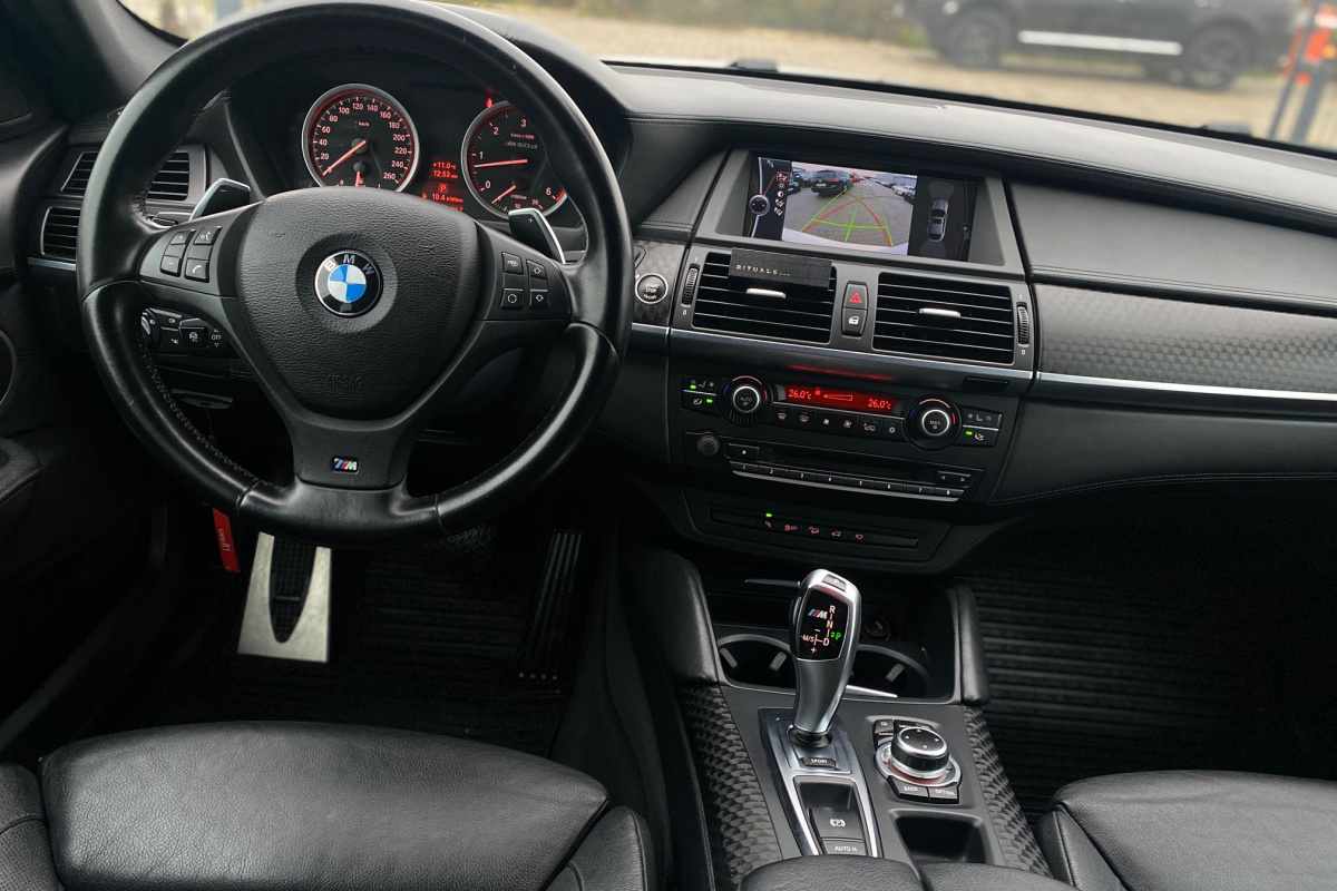 Ponuka vozidiel / BMW X6 M50d M-Performance xDrive - video