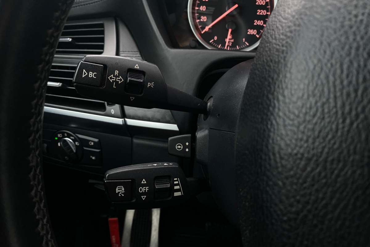 Ponuka vozidiel / BMW X6 M50d M-Performance xDrive - video Ponuka vozidiel / BMW X6 M50d M-Performance xDrive - video