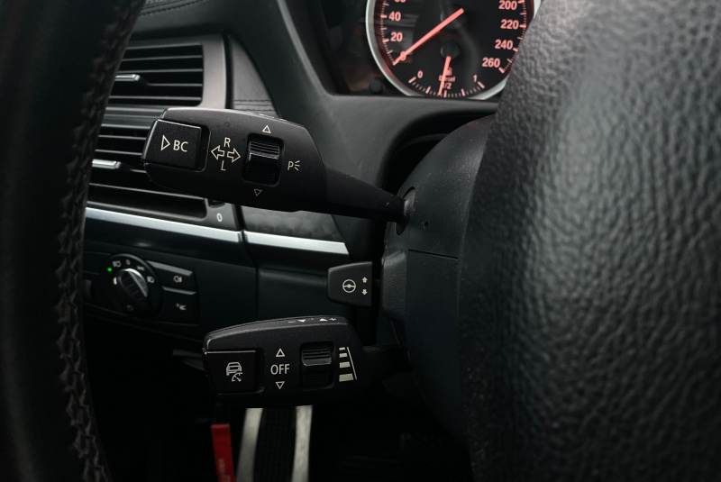  Ponuka vozidiel / BMW X6 M50d M-Performance xDrive - video