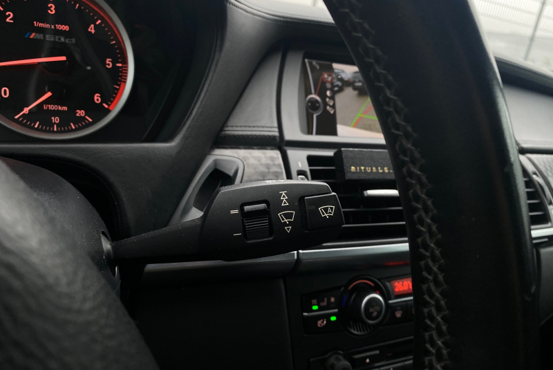  Ponuka vozidiel / BMW X6 M50d M-Performance xDrive - video