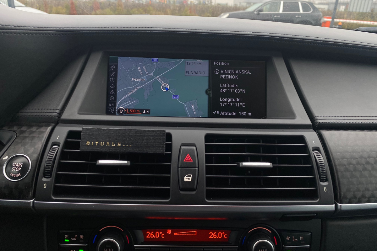 Ponuka vozidiel / BMW X6 M50d M-Performance xDrive - video Ponuka vozidiel / BMW X6 M50d M-Performance xDrive - video