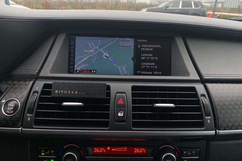  Ponuka vozidiel / BMW X6 M50d M-Performance xDrive - video