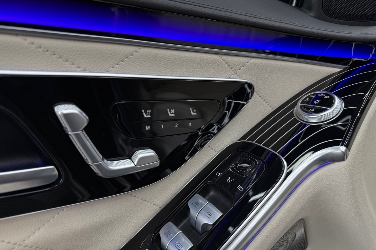 Ponuka vozidiel / Mercedes-Benz S trieda Sedan 580 Long MANSORY 4Matic A/T - video