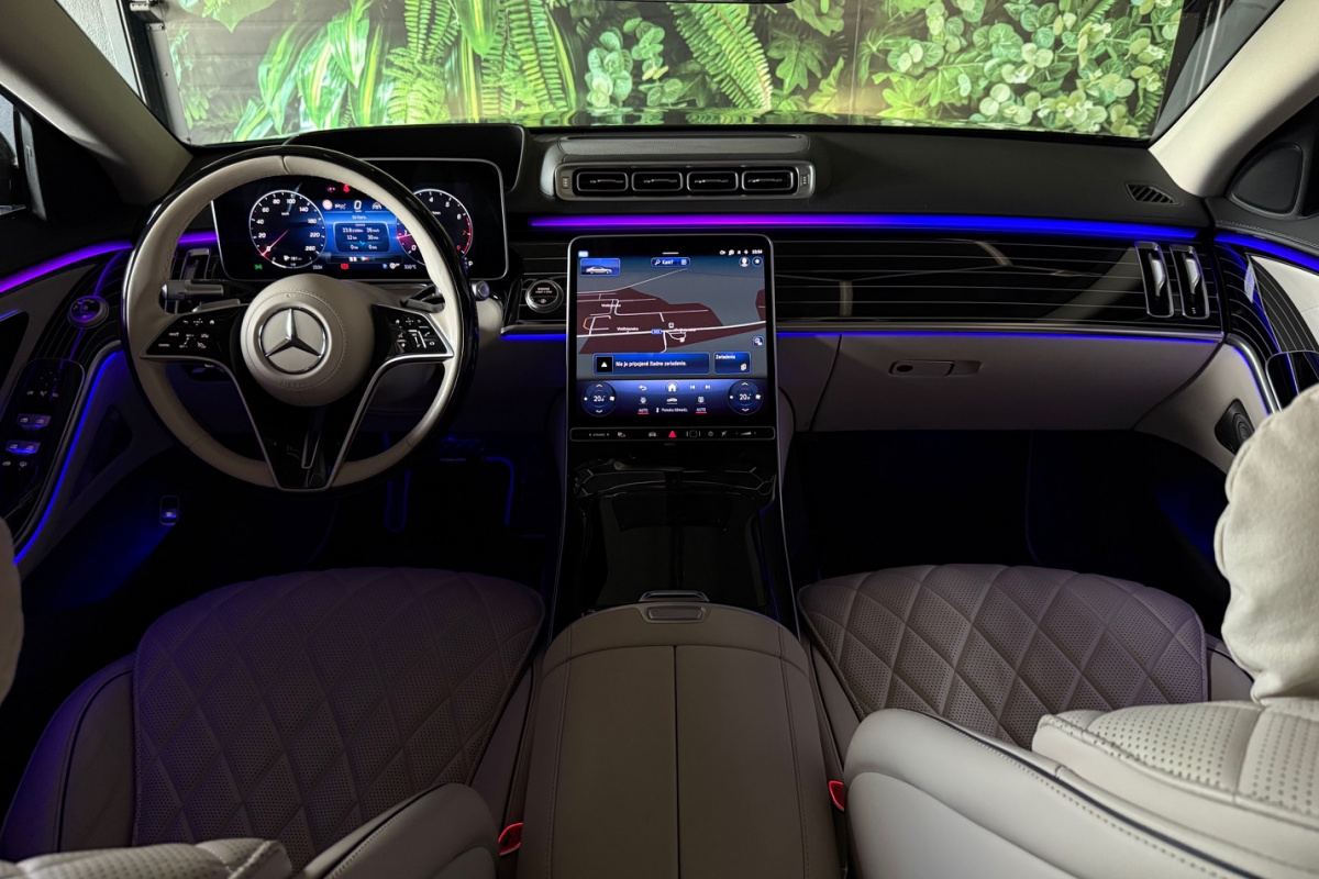 Ponuka vozidiel / Mercedes-Benz S trieda Sedan 580 Long MANSORY 4Matic A/T - video