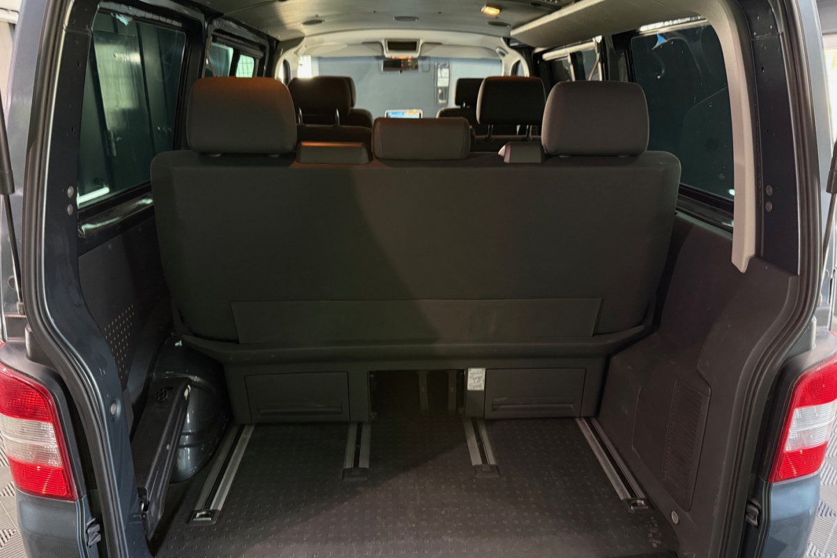 Ponuka vozidiel / Volkswagen Multivan 2.5 TDi - video