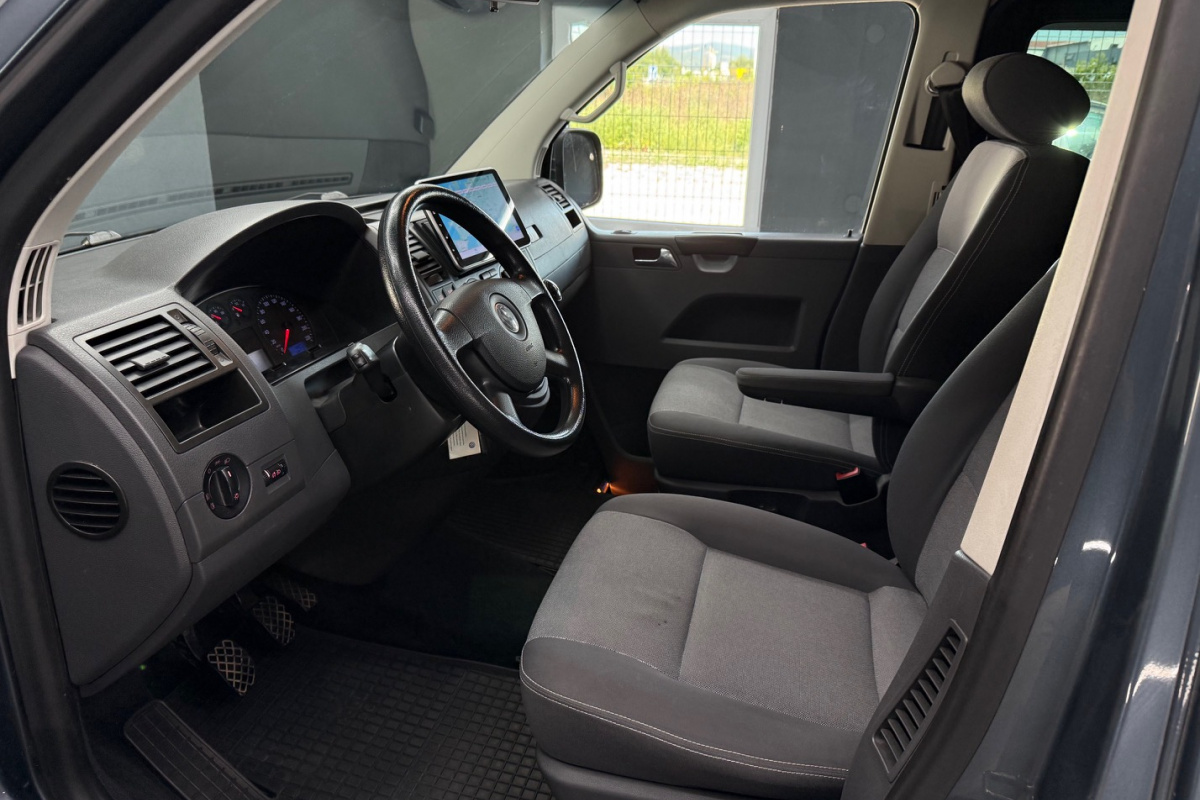 Ponuka vozidiel / Volkswagen Multivan 2.5 TDi - video
