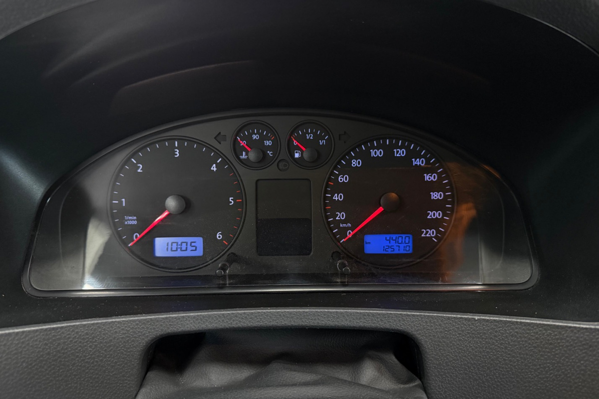 Ponuka vozidiel / Volkswagen Multivan 2.5 TDi - video