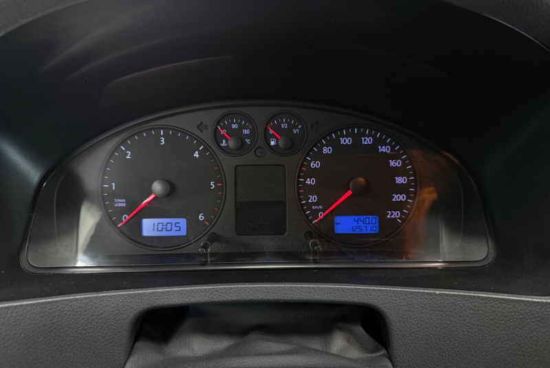  Ponuka vozidiel / Volkswagen Multivan 2.5 TDi - video
