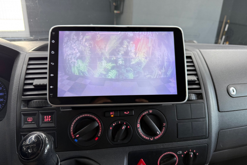  Ponuka vozidiel / Volkswagen Multivan 2.5 TDi - video