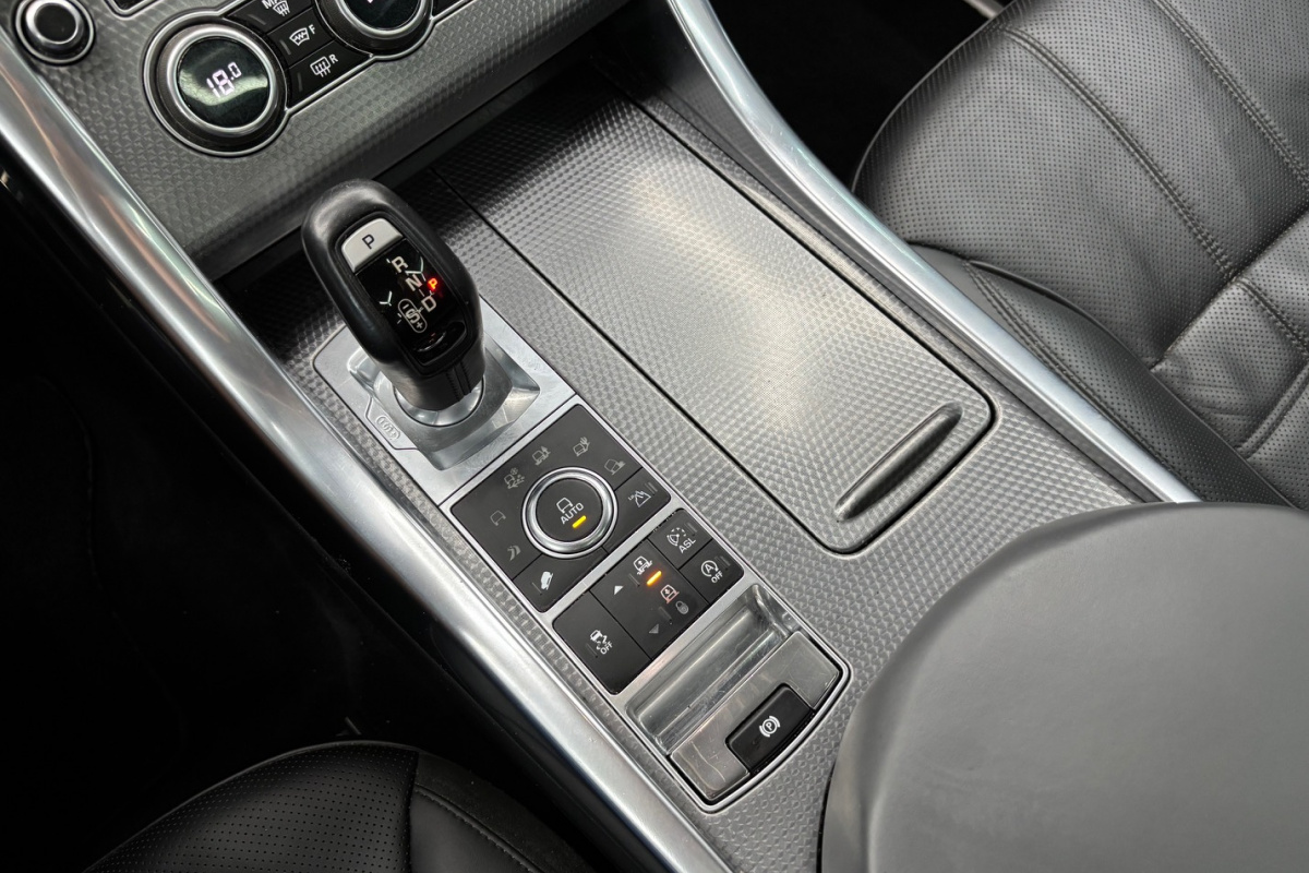 Ponuka vozidiel / Land Rover Range Rover Sport 3.0 SDV6 AUTOBIOGRAPHY DYNAMIC 7-MIESTNE - video