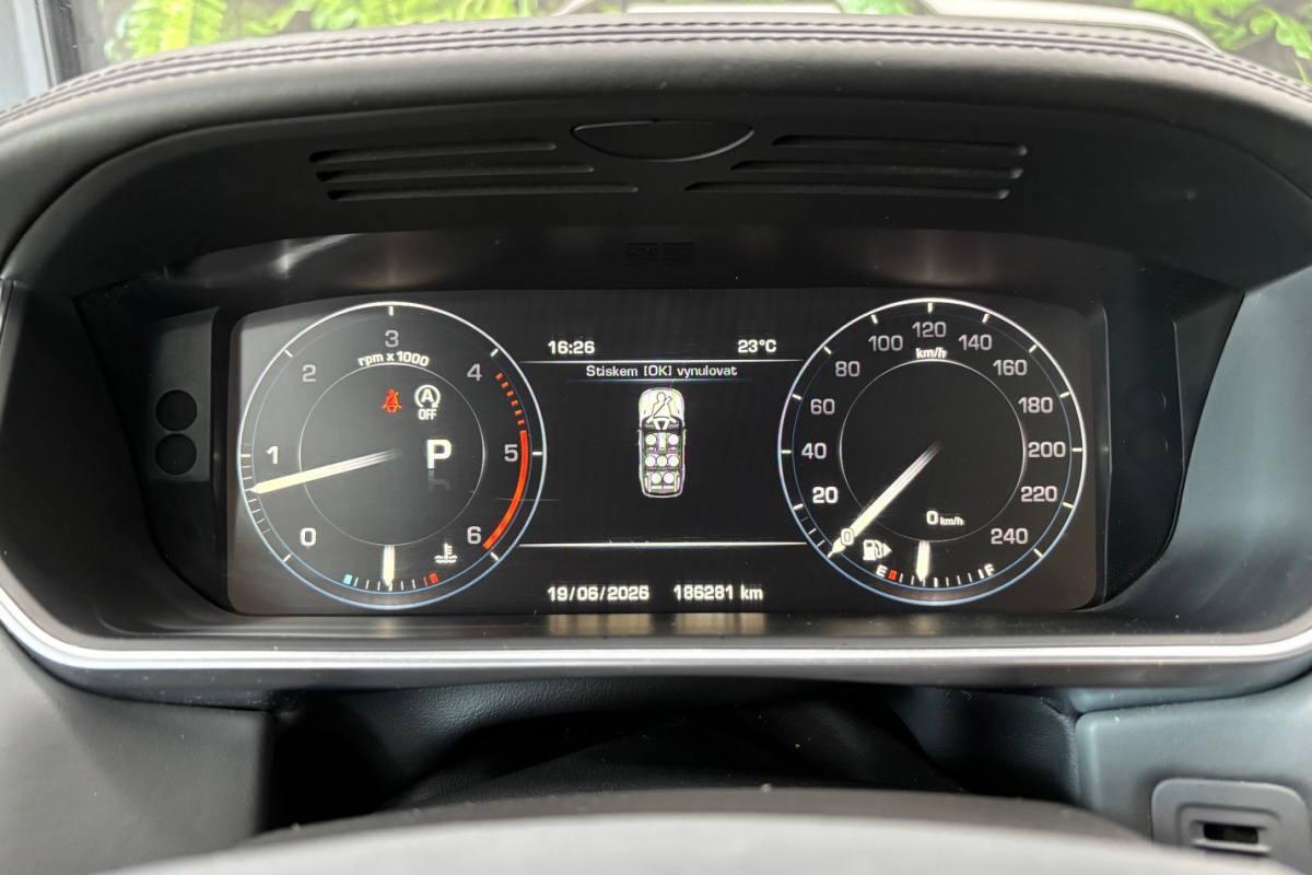 Ponuka vozidiel / Land Rover Range Rover Sport 3.0 SDV6 AUTOBIOGRAPHY DYNAMIC 7-MIESTNE - video