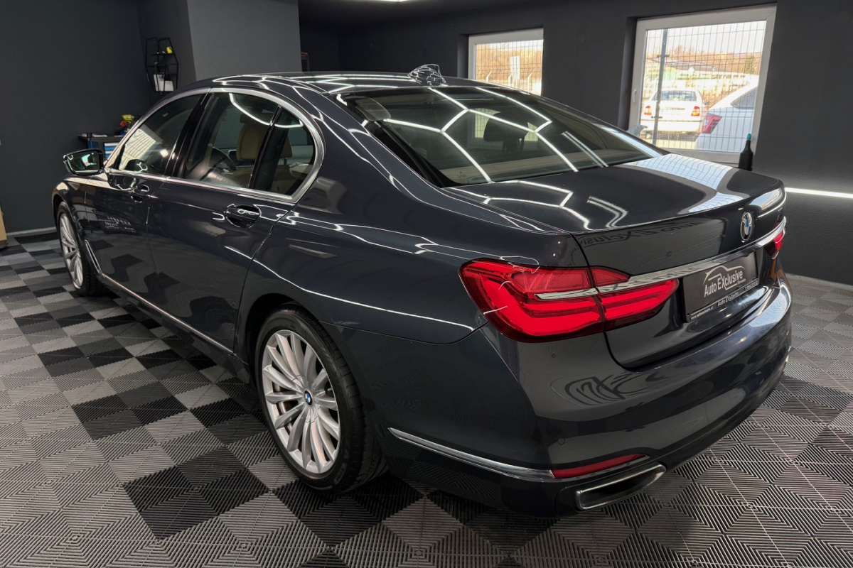 Ponuka vozidiel / BMW Rad 7 730d xDrive A/T - video