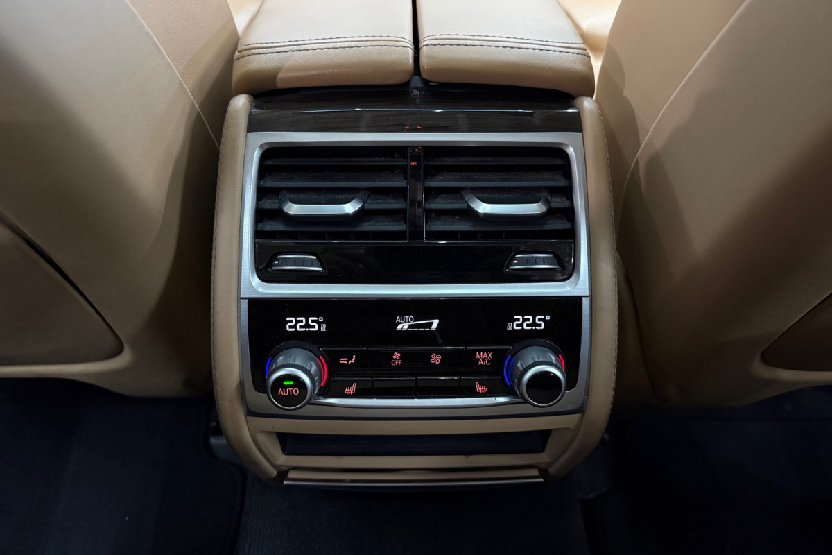 Ponuka vozidiel / BMW Rad 7 730d xDrive A/T - video