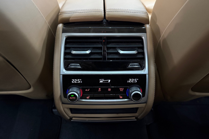 Ponuka vozidiel / BMW Rad 7 730d xDrive A/T - video Ponuka vozidiel / BMW Rad 7 730d xDrive A/T - video