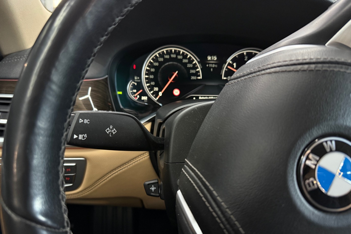 Ponuka vozidiel / BMW Rad 7 730d xDrive A/T - video