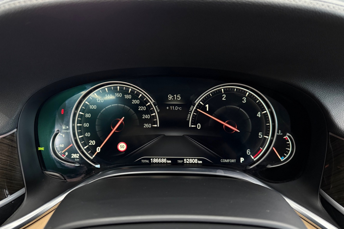 Ponuka vozidiel / BMW Rad 7 730d xDrive A/T - video
