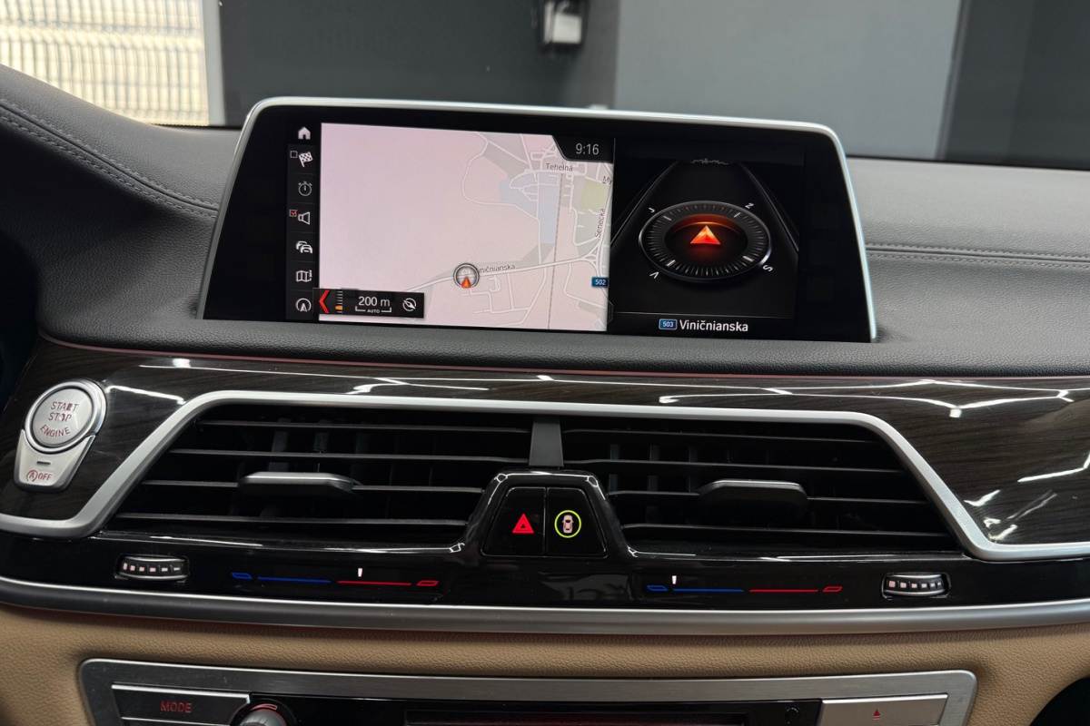 Ponuka vozidiel / BMW Rad 7 730d xDrive A/T - video Ponuka vozidiel / BMW Rad 7 730d xDrive A/T - video