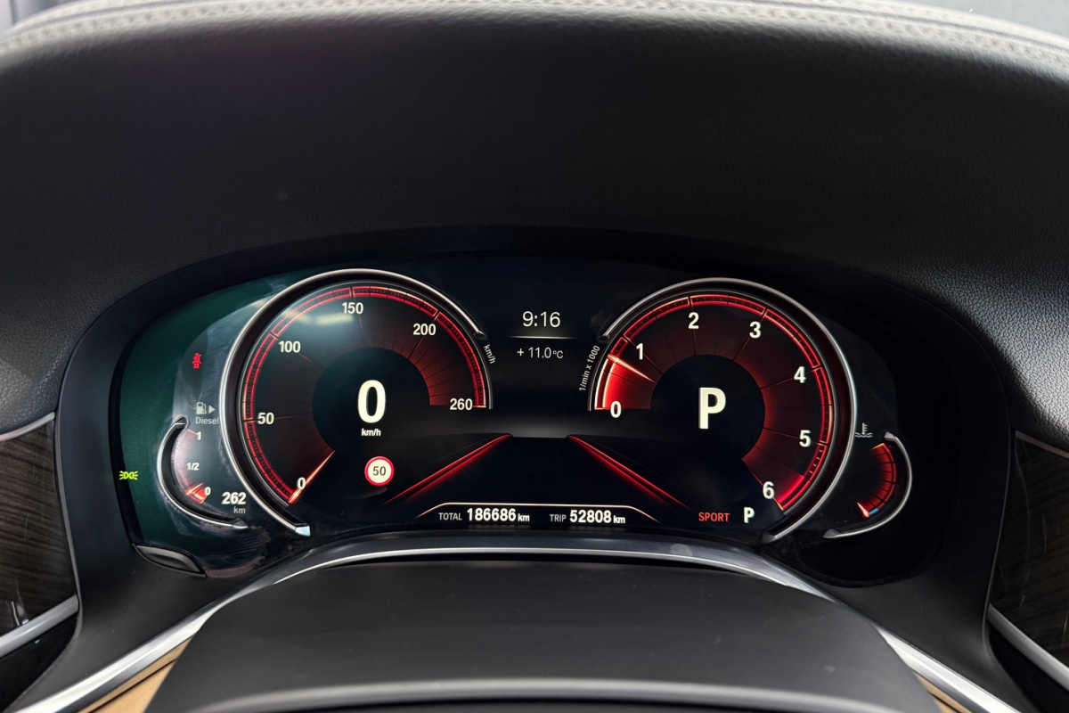 Ponuka vozidiel / BMW Rad 7 730d xDrive A/T - video