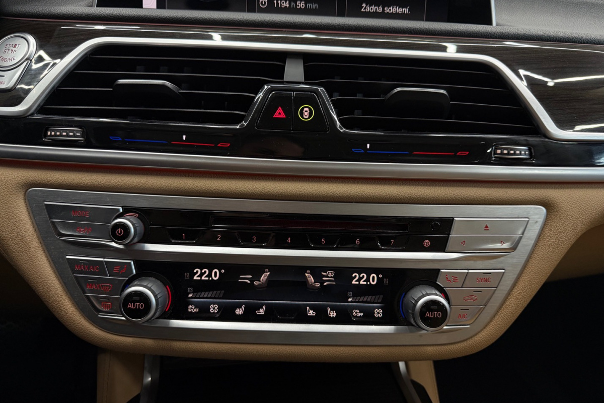 Ponuka vozidiel / BMW Rad 7 730d xDrive A/T - video
