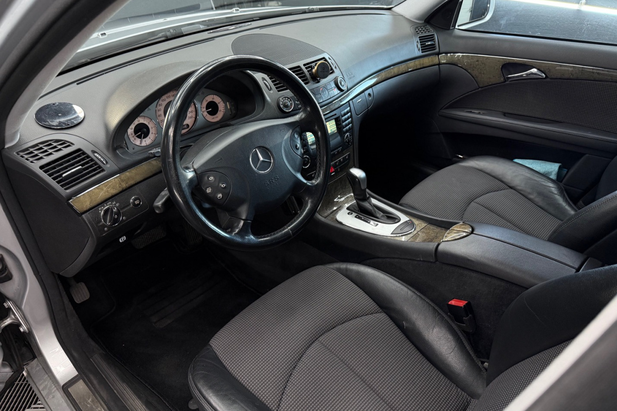 Ponuka vozidiel / Mercedes-Benz E trieda Kombi 280 CDI Avantgarde A/T 4-matic - video