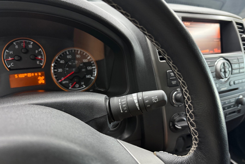  Ponuka vozidiel / Nissan ARMADA PLATINUM 5.6 V8 - video