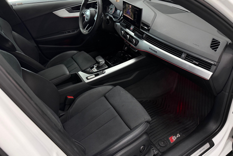  Ponuka vozidiel / Audi S4/S4 Avant 3.0 TDi Quattro - video