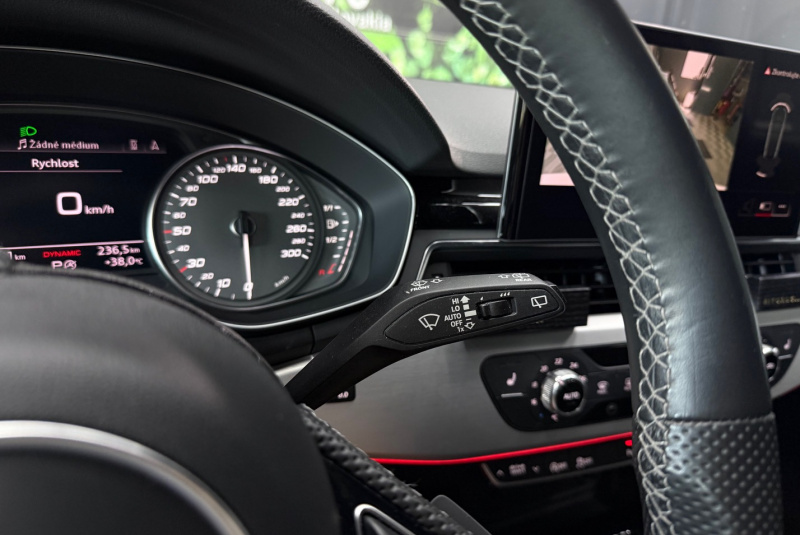  Ponuka vozidiel / Audi S4/S4 Avant 3.0 TDi Quattro - video
