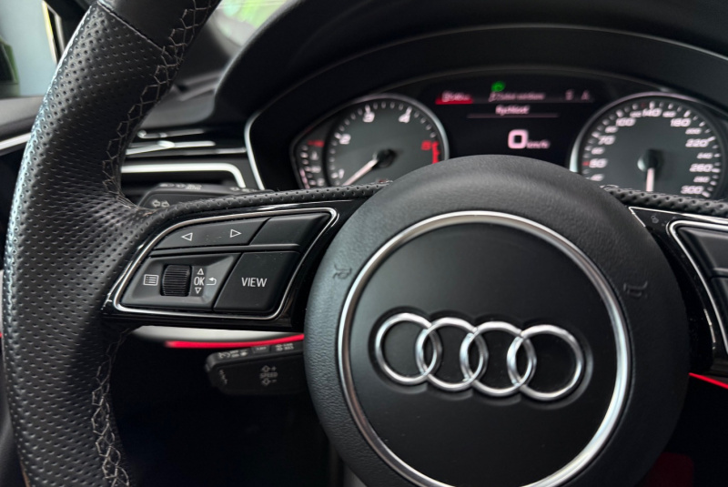  Ponuka vozidiel / Audi S4/S4 Avant 3.0 TDi Quattro - video