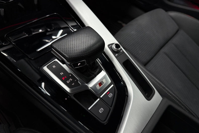  Ponuka vozidiel / Audi S4/S4 Avant 3.0 TDi Quattro - video