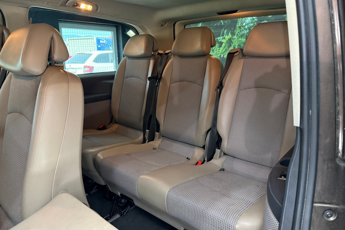 Ponuka vozidiel / Mercedes-Benz Viano 2.2 CDI 4matic Trend Lang - video