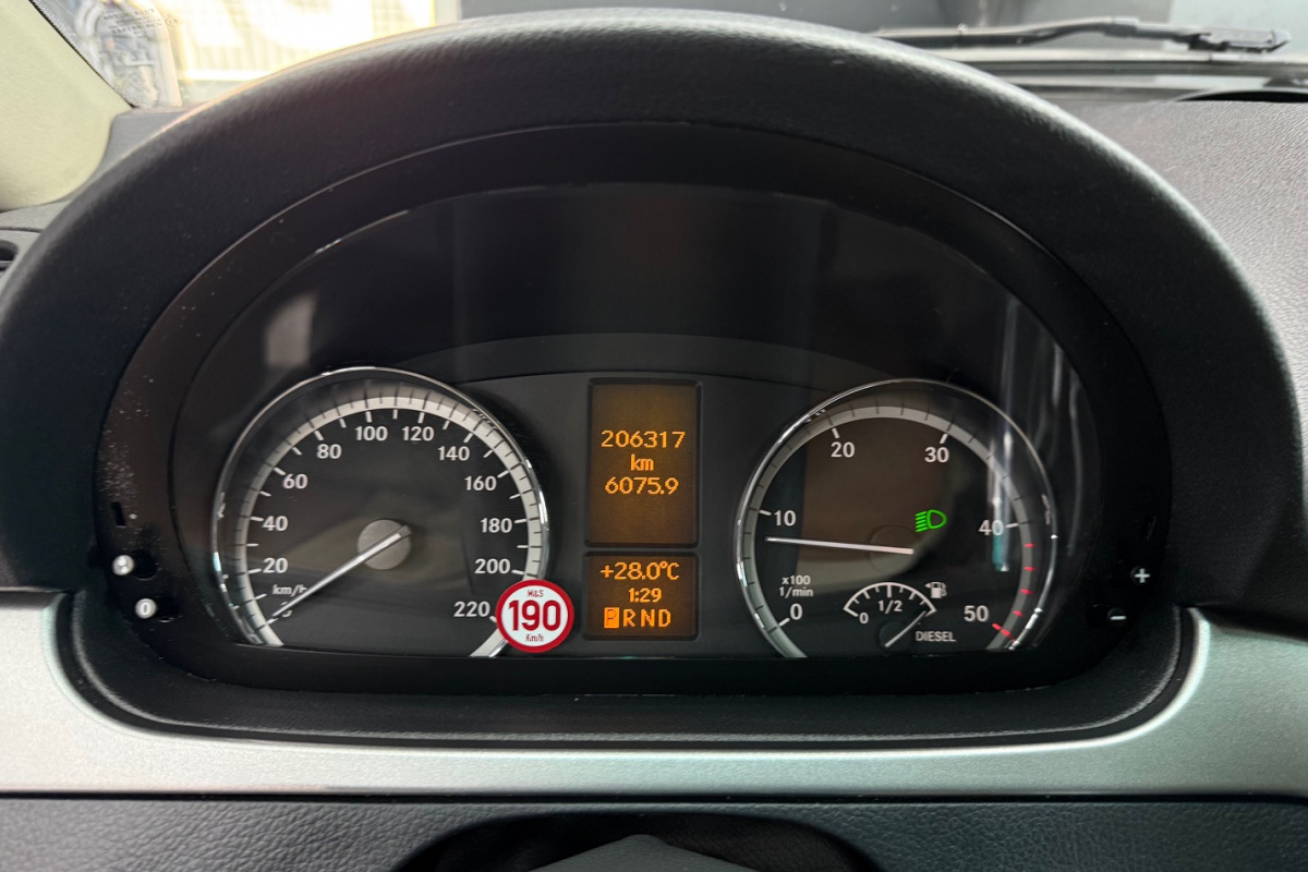 Ponuka vozidiel / Mercedes-Benz Viano 2.2 CDI 4matic Trend Lang - video