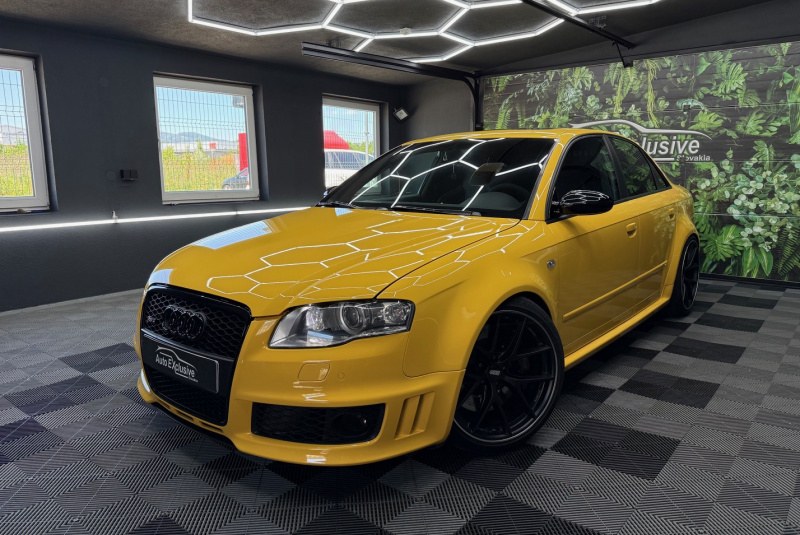  Ponuka vozidiel / Audi RS4 4.2 V8 FSi Quattro Black Packet - video