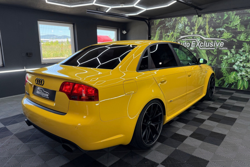  Ponuka vozidiel / Audi RS4 4.2 V8 FSi Quattro Black Packet - video