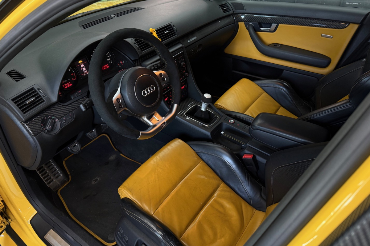 Ponuka vozidiel / Audi RS4 4.2 V8 FSi Quattro Black Packet - video