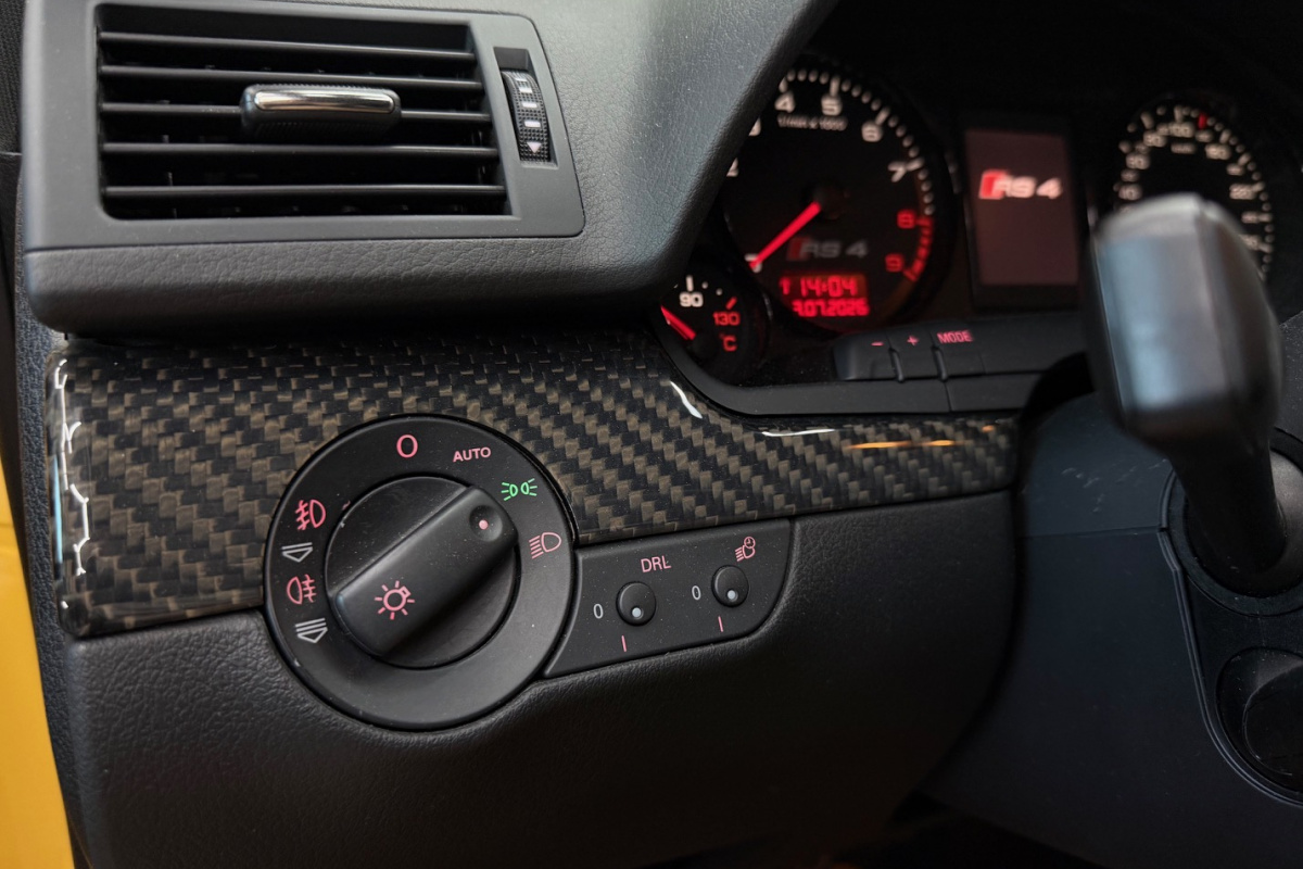 Ponuka vozidiel / Audi RS4 4.2 V8 FSi Quattro Black Packet - video