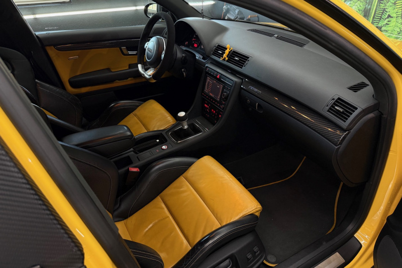  Ponuka vozidiel / Audi RS4/RS4 Avant 4.2 V8 FSi Quattro Black Packet - video