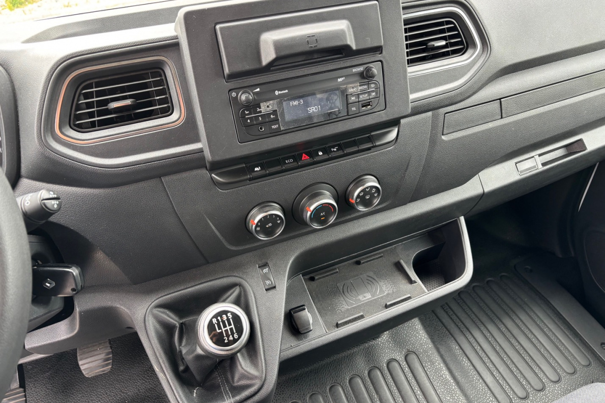 Ponuka vozidiel / Renault Master 2.3 dCi L3H2 132kW - video Ponuka vozidiel / Renault Master 2.3 dCi L3H2 132kW - video