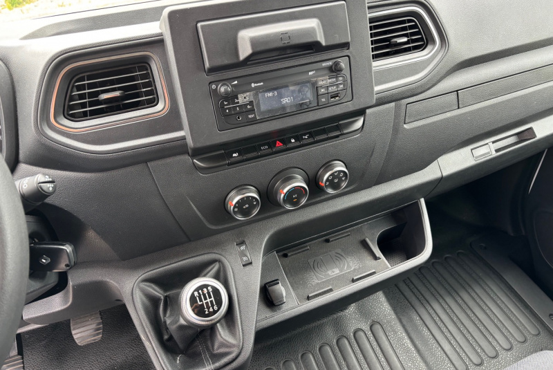 Ponuka vozidiel / Renault Master 2.3 dCi L3H2 132kW - video Ponuka vozidiel / Renault Master 2.3 dCi L3H2 132kW - video