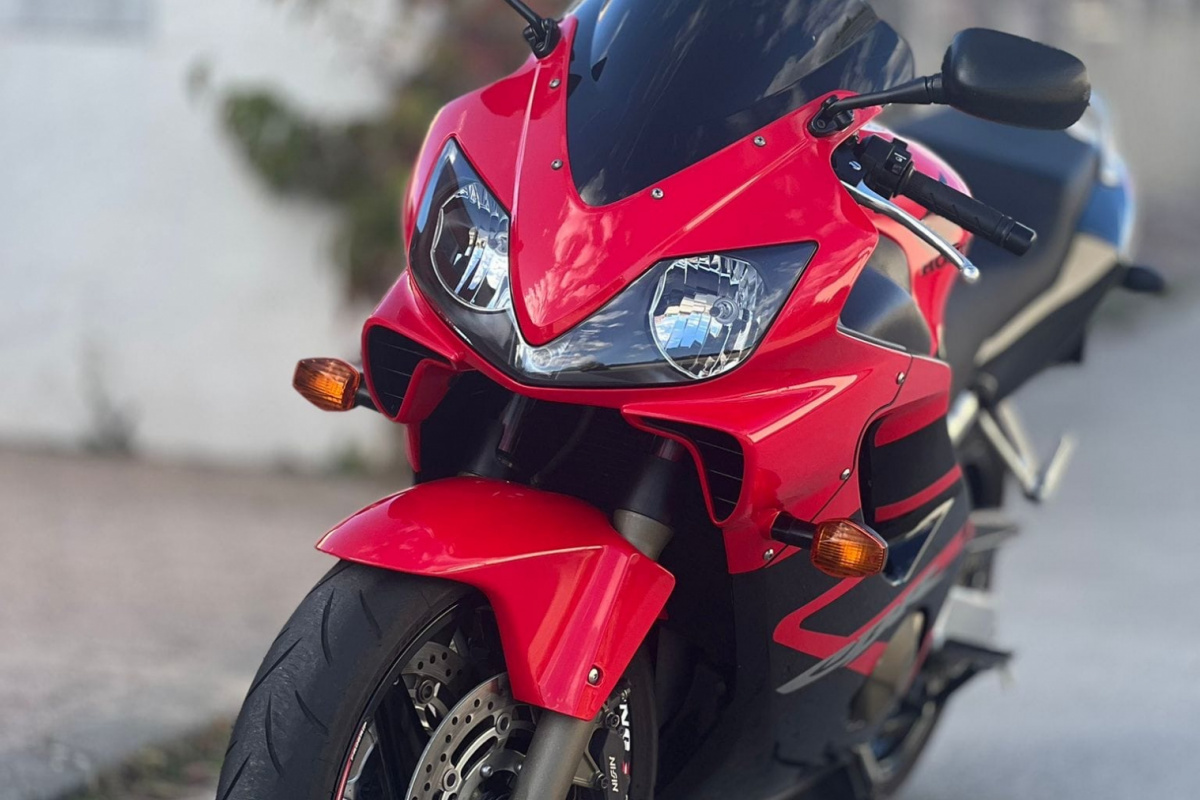 Ponuka vozidiel / Honda CBR 600 F - video