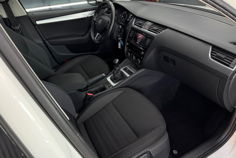 Ponuka vozidiel / Škoda Octavia 1.6 TDI 116k Ambition EU6 - video Ponuka vozidiel / Škoda Octavia 1.6 TDI 116k Ambition EU6 - video