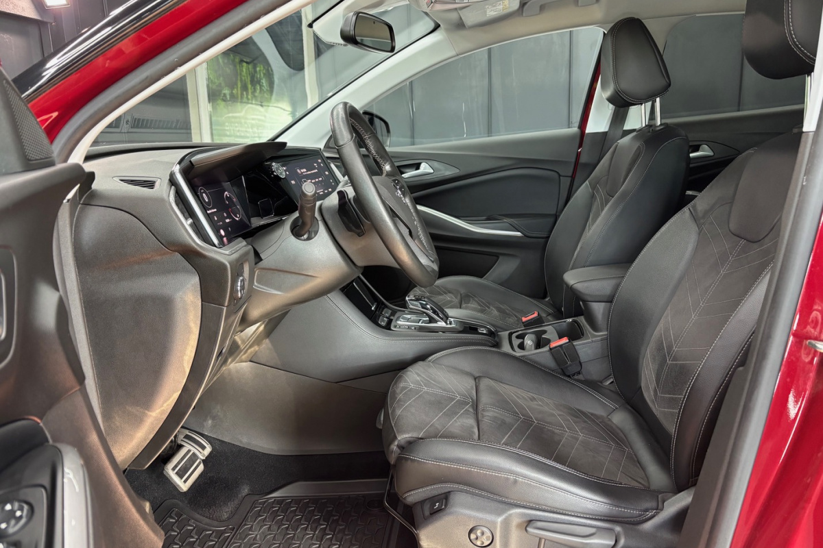Ponuka vozidiel / Opel Grandland 1.2 TURBO S S A/T - video