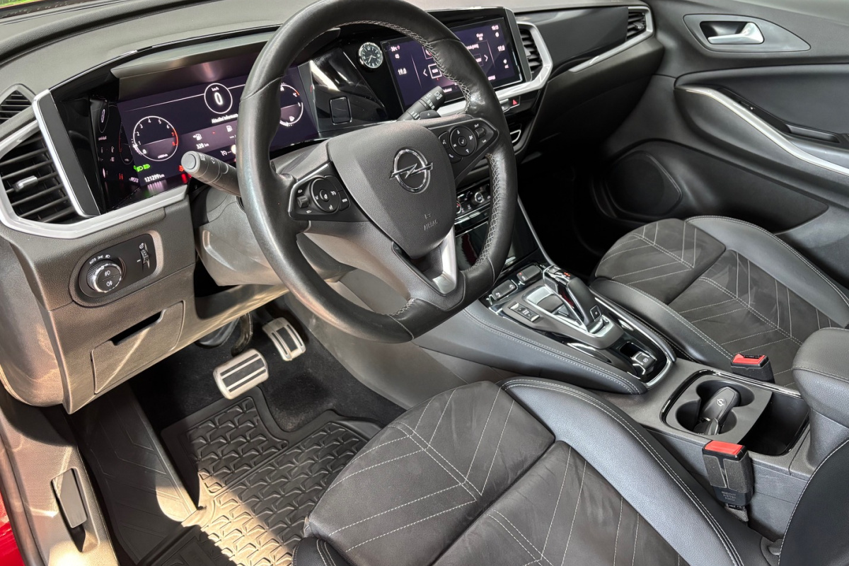 Ponuka vozidiel / Opel Grandland 1.2 TURBO S S A/T - video