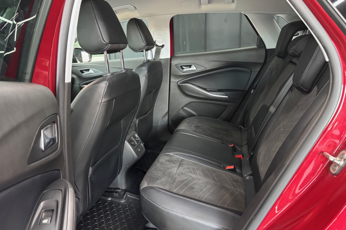 Ponuka vozidiel / Opel Grandland 1.2 TURBO S S A/T - video