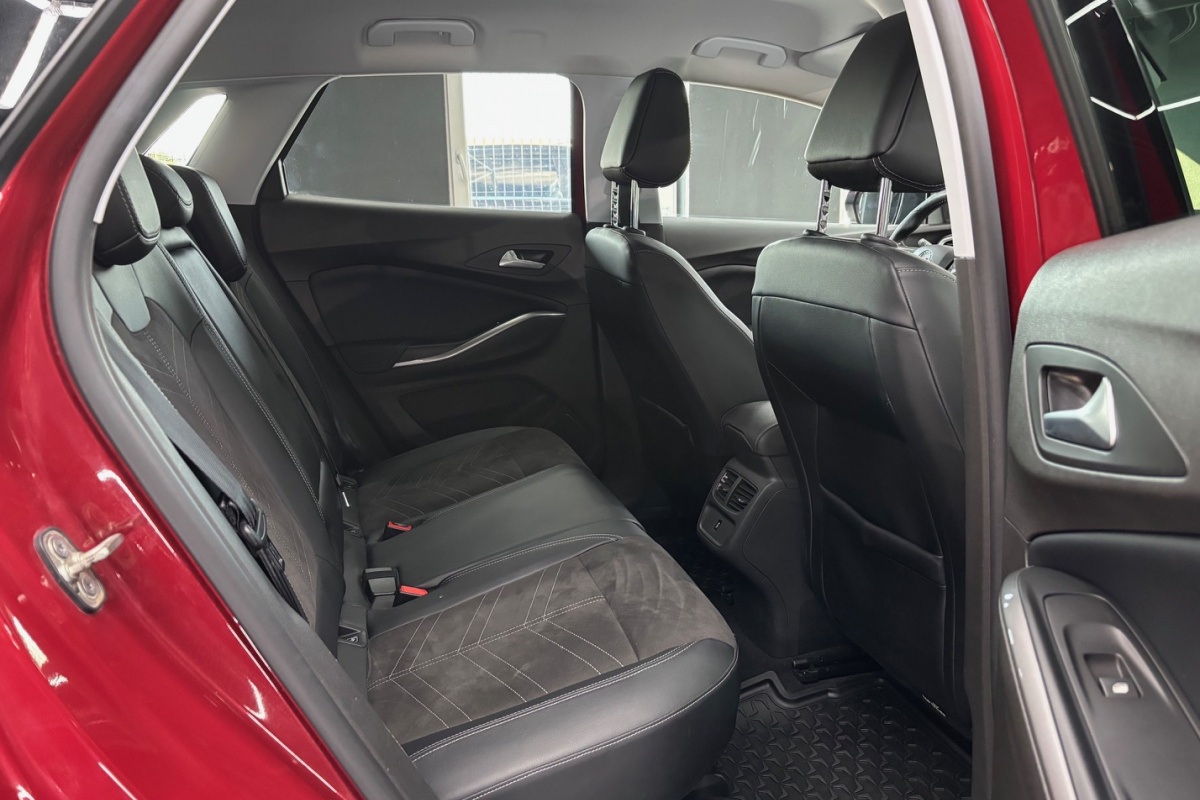 Ponuka vozidiel / Opel Grandland 1.2 TURBO S S A/T - video